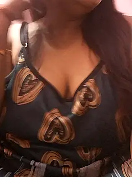 Snapshot of Hot-Anuska chatting on 4, 12, 2025 Hot-Anuska online show from 4, 12, 2025