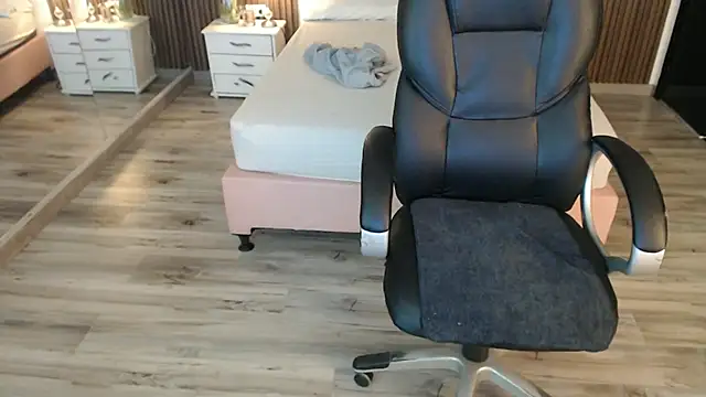 Snapshot of Sam_mansson66 chatting on 24, 10, 2025 Sam mansson66 online show from 24, 10, 2025