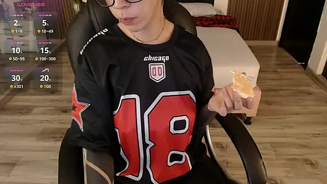 Snapshot of Sam_mansson66 chatting on 18, 11, 2025 Sam mansson66 online show from 18, 11, 2025