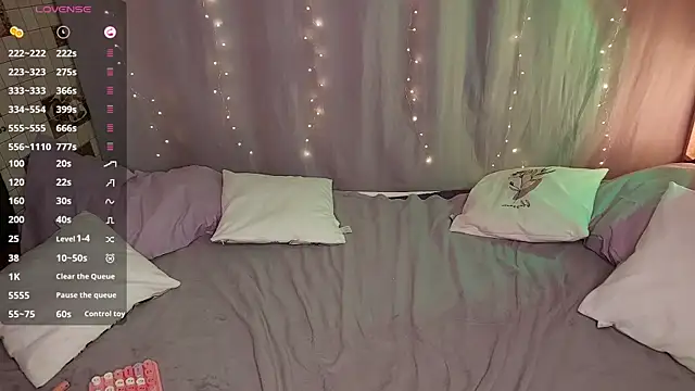 sophie  lee online show from 21, 12, 2025