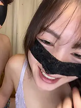 Snapshot of miumiu_0304 chatting on 21, 12, 2025 miumiu 0304 online show from 21, 12, 2025