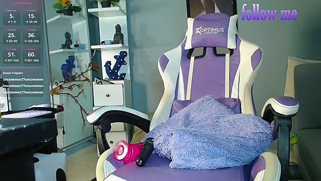 zoey-fox online show from 13, 3, 2025