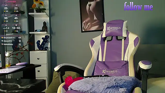 zoey-fox online show from 14, 3, 2025