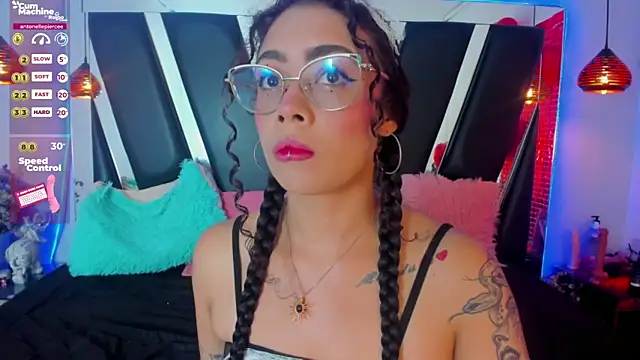 Snapshot of antonelllepiercee chatting on 16, 2, 2025 antonelllepiercee online show from 16, 2, 2025
