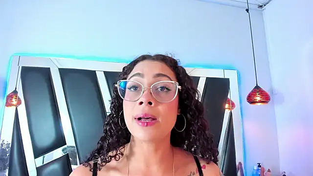 Snapshot of antonelllepiercee chatting on 6, 3, 2025 antonelllepiercee online show from 6, 3, 2025