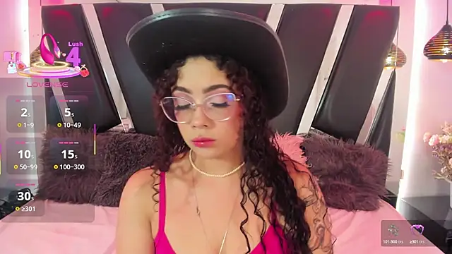 Snapshot of antonelllepiercee chatting on 5, 10, 2025 antonelllepiercee online show from 5, 10, 2025