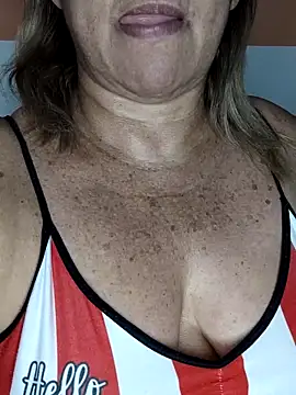 Snapshot of Kasandra_Ho chatting on 2, 3, 2025 Kasandra Ho online show from 2, 3, 2025