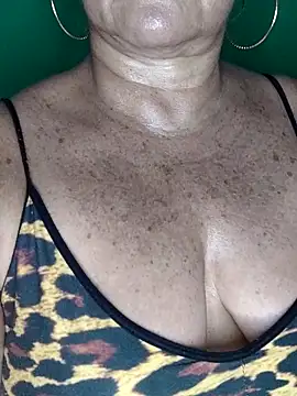 Snapshot of Kasandra_Ho chatting on 2, 11, 2025 Kasandra Ho online show from 2, 11, 2025