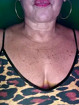 Snapshot of Kasandra_Ho chatting on 24, 11, 2025 Kasandra Ho online show from 24, 11, 2025