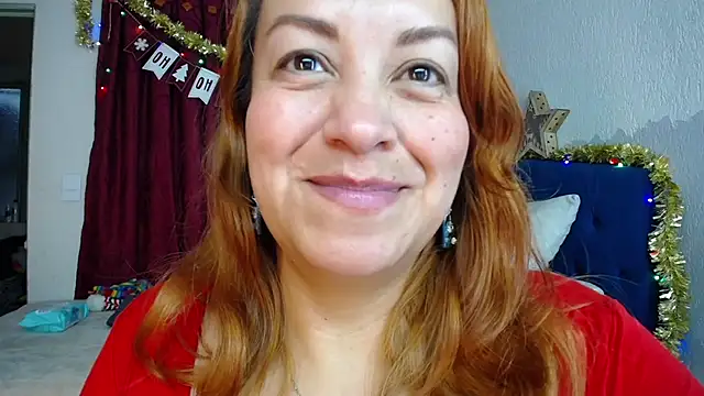 Snapshot of Delilah_Belmont chatting on 5, 1, 2025 Delilah Belmont online show from 5, 1, 2025