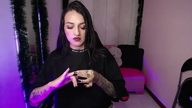 Snapshot of amelierouss chatting on 19, 12, 2024 amelierouss online show from 19, 12, 2024