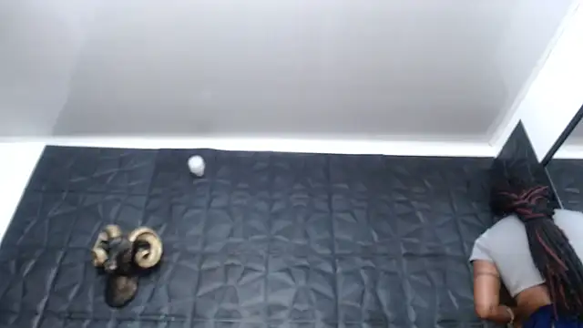 Snapshot of Hanna_Fox_69 chatting on 15, 12, 2025 Hanna Fox 69 online show from 15, 12, 2025