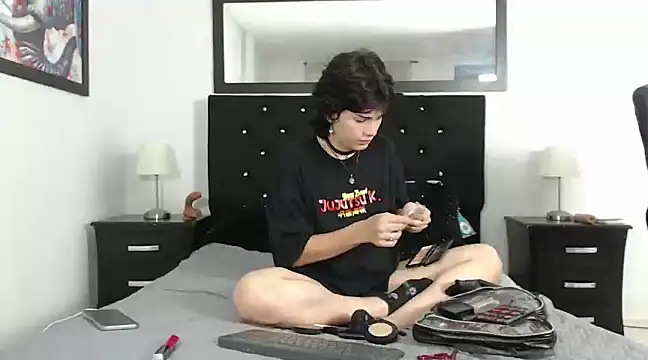 Snapshot of Caitlynwheler chatting on 24, 12, 2024 Caitlynwheler online show from 24, 12, 2024