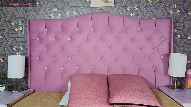 Snapshot of Samantha_Collen chatting on 7, 10, 2025 Samantha Collen online show from 7, 10, 2025