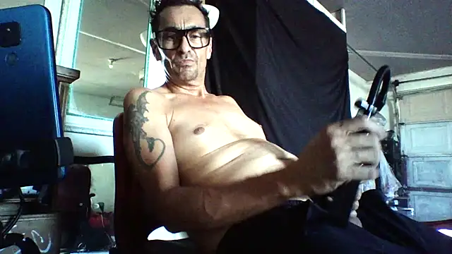 Snapshot of Pumpndeep chatting on 8, 9, 2025 Pumpndeep online show from 8, 9, 2025