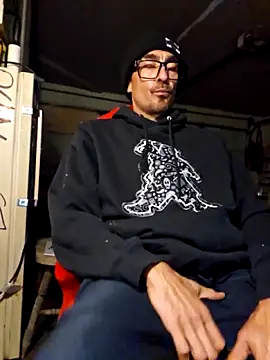 Snapshot of Pumpndeep chatting on 19, 11, 2025 Pumpndeep online show from 19, 11, 2025