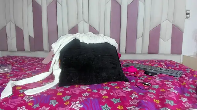 mia stanfort online show from 18, 3, 2025