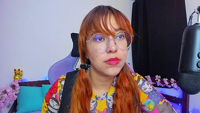 Snapshot of _Moon_Johnson chatting on 6, 11, 2025 Moon Johnson online show from 6, 11, 2025