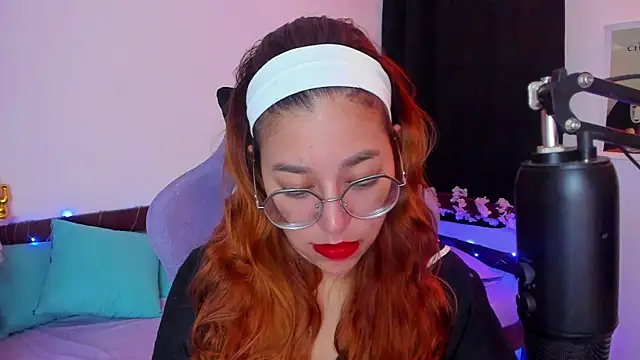 Snapshot of _Moon_Johnson chatting on 8, 11, 2025 Moon Johnson online show from 8, 11, 2025