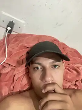 Snapshot of kauanzinhoofc chatting on 24, 11, 2025 kauanzinhoofc online show from 24, 11, 2025