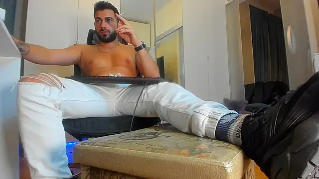 Snapshot of welcometo_hell chatting on 11, 10, 2025 welcometo hell online show from 11, 10, 2025