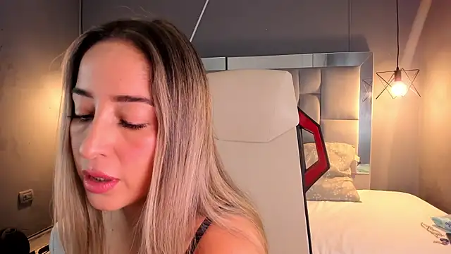 Snapshot of AliceSteel12 chatting on 4, 12, 2024 AliceSteel12 online show from 4, 12, 2024