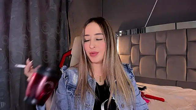 Snapshot of AliceSteel12 chatting on 4, 3, 2025 AliceSteel12 online show from 4, 3, 2025