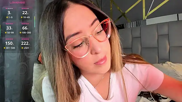 Snapshot of AliceSteel12 chatting on 10, 10, 2025 AliceSteel12 online show from 10, 10, 2025