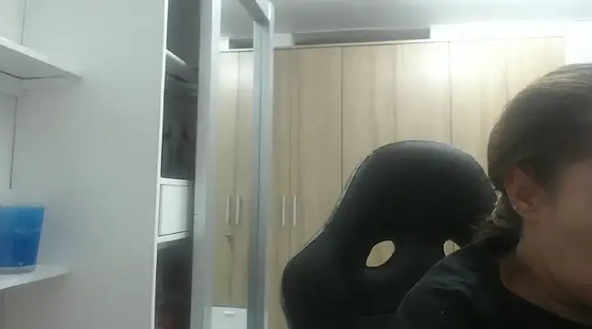 Snapshot of RoxanaLove9 chatting on 27, 2, 2025 RoxanaLove9 online show from 27, 2, 2025