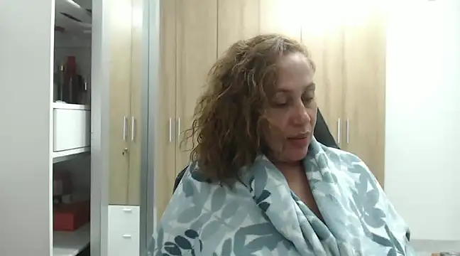 RoxanaLove9 online show from 7, 3, 2025