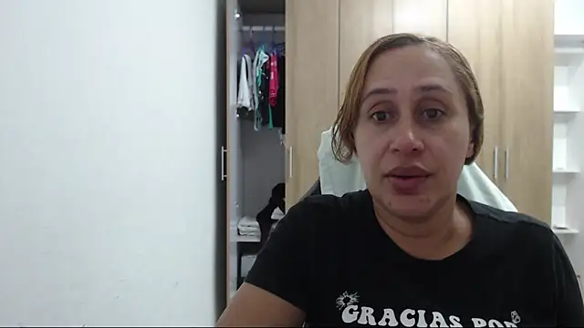 RoxanaLove9 online show from 12, 10, 2025