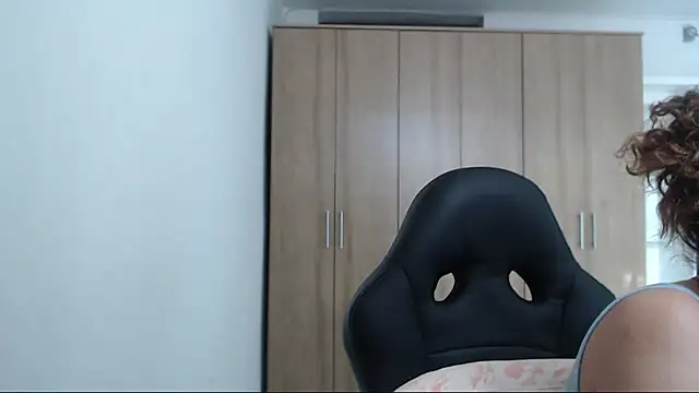 RoxanaLove9 online show from 1, 11, 2025