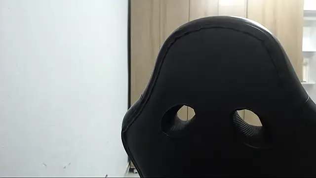 Snapshot of RoxanaLove9 chatting on 22, 4, 2026 RoxanaLove9 online show from 22, 4, 2026