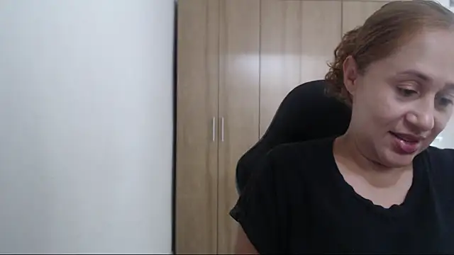 Snapshot of RoxanaLove9 chatting on 16, 5, 2026 RoxanaLove9 online show from 16, 5, 2026