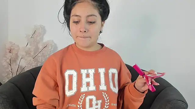 Annie9  online show from 20, 3, 2025