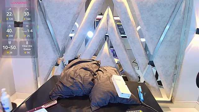 Annie9  online show from 9, 10, 2025