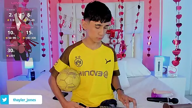 Snapshot of Thayler_jones chatting on 13, 2, 2025 Thayler jones online show from 13, 2, 2025