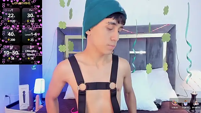 Snapshot of Thayler_jones chatting on 11, 3, 2025 Thayler jones online show from 11, 3, 2025