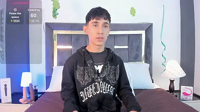 Snapshot of Thayler_jones chatting on 13, 3, 2025 Thayler jones online show from 13, 3, 2025