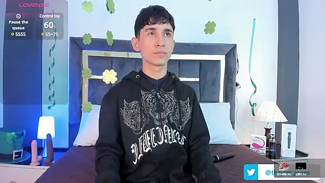 Snapshot of Thayler_jones chatting on 18, 3, 2025 Thayler jones online show from 18, 3, 2025