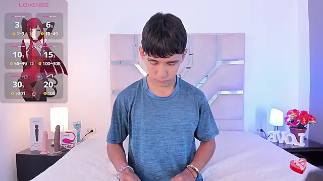 Snapshot of Thayler_jones chatting on 11, 9, 2025 Thayler jones online show from 11, 9, 2025