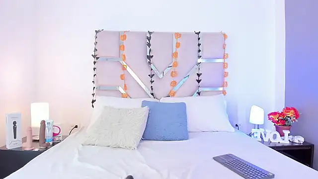 Snapshot of Thayler_jones chatting on 31, 10, 2025 Thayler jones online show from 31, 10, 2025