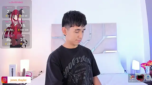 Snapshot of Thayler_jones chatting on 28, 11, 2025 Thayler jones online show from 28, 11, 2025