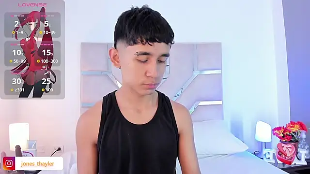 Snapshot of Thayler_jones chatting on 30, 11, 2025 Thayler jones online show from 30, 11, 2025