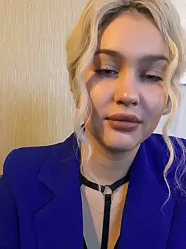 Snapshot of KikiWatson chatting on 19, 1, 2025 KikiWatson online show from 19, 1, 2025