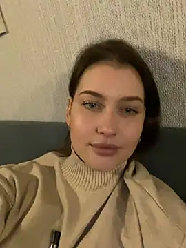 Snapshot of KikiWatson chatting on 2, 2, 2025 KikiWatson online show from 2, 2, 2025