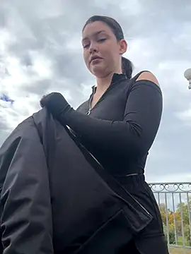 Snapshot of KikiWatson chatting on 25, 10, 2025 KikiWatson online show from 25, 10, 2025