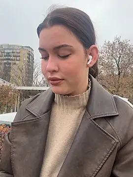 Snapshot of KikiWatson chatting on 15, 11, 2025 KikiWatson online show from 15, 11, 2025