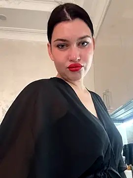 Snapshot of KikiWatson chatting on 28, 11, 2025 KikiWatson online show from 28, 11, 2025