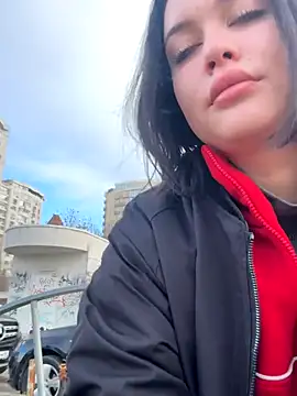 Snapshot of KikiWatson chatting on 5, 12, 2025 KikiWatson online show from 5, 12, 2025